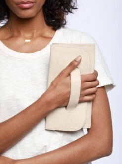 Able Mare Handle Clutch