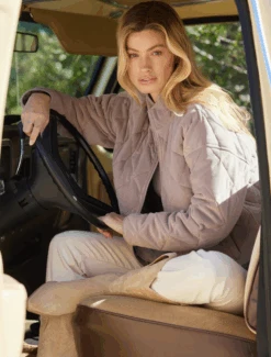 Barefoot Dreams Luxe Chic Taupe Quilted Jacket -Fashion Clothing Store b2186f9eScreenshot 202023 11 13 20150715