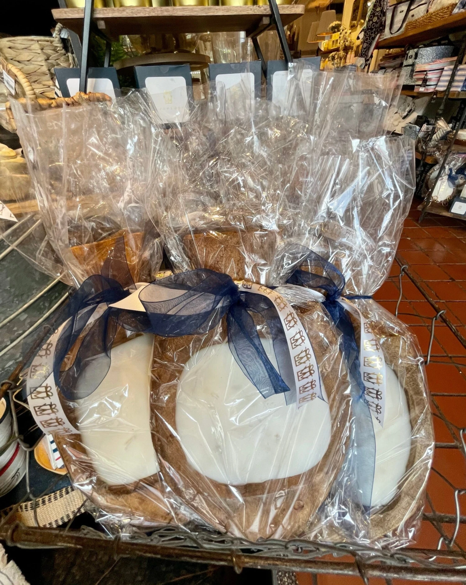 Wrapsody Fish Dough Bowl Candle- Lake House 3 Wrapsody Fish Dough Bowl Candle- Lake House - Image 3